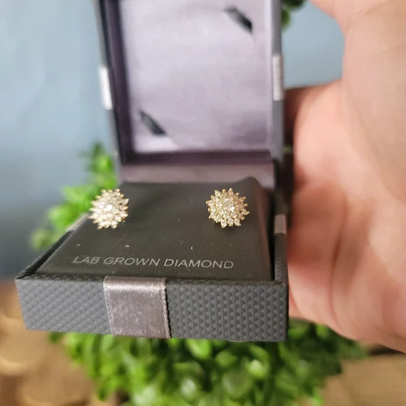 Gold Diamond Stud Earrings 10k - Picture 4 of 5